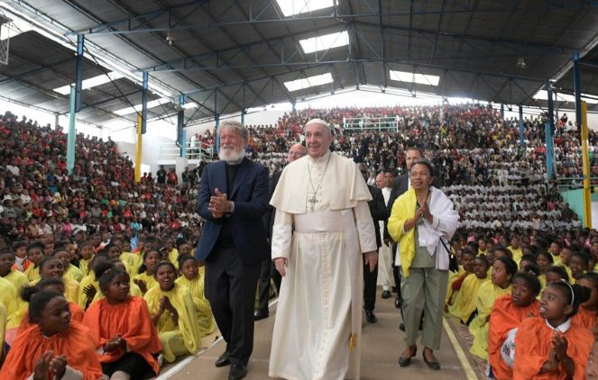 Père Pedro et le Pape